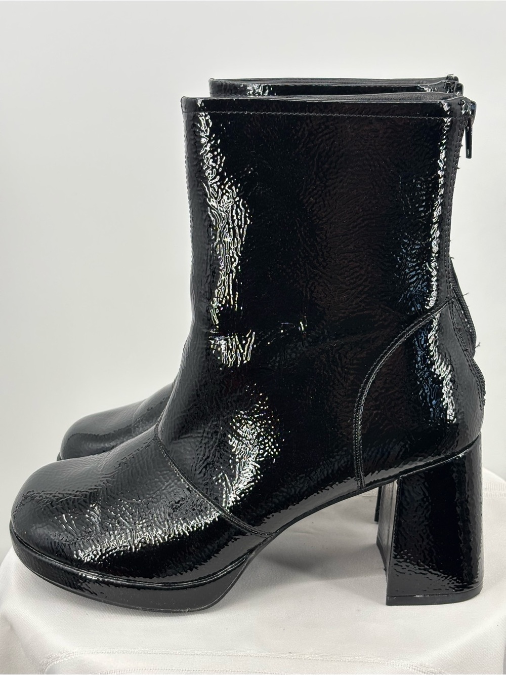 Journee Aylani Women’s Black Platform Boots, Size 11